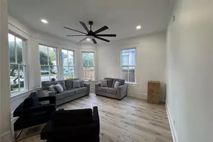 3215 Ave P 1/2, Galveston, TX 77550 - Photo 3
