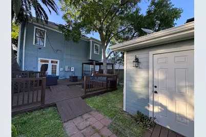 3215 Avenue P 1/2, Galveston, TX 77550 - Photo 29