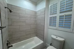 3215 Ave P 1/2, Galveston, TX 77550 - Photo 15