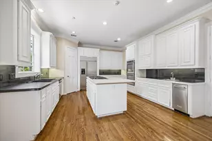 1721 Nantucket Dr, Houston, TX 77057 - Photo 5