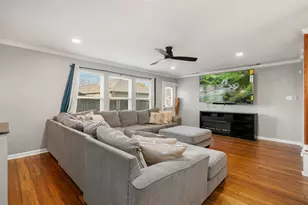 8015 Narrow Brook Way, Houston, TX 77016 - Photo 9