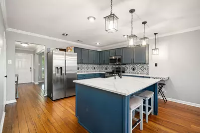 8015 Narrow Brook Way, Houston, TX 77016 - Photo 7