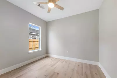 219 E James Street, Baytown, TX 77520 - Photo 15