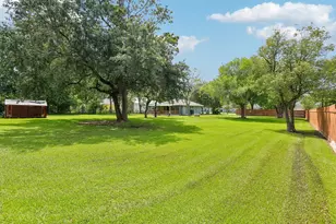 2606 2nd Ave N, Texas City, TX 77590 - Photo 3