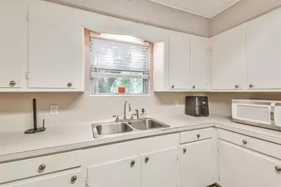 107 Sunset Heights Avenue, Dayton, TX 77535 - Photo 17