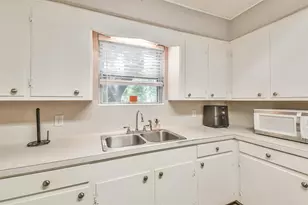 107 Sunset Heights Ave, Dayton, TX 77535 - Photo 17