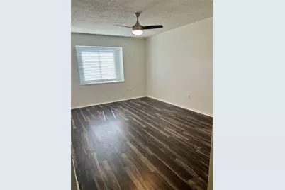802 E Stadium Court, Friendswood, TX 77546 - Photo 13