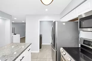 9314 Westwood Village Dr, Houston, TX 77036 - Photo 13