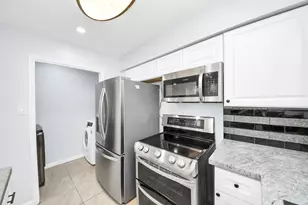 9314 Westwood Village Dr, Houston, TX 77036 - Photo 11