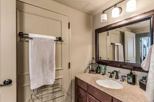 1111 Caroline St, Houston, TX 77010 - Photo 15