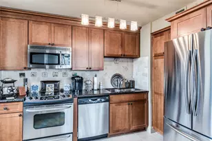 1111 Caroline St, Houston, TX 77010 - Photo 9