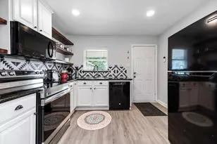 218 Hoffman St, Houston, TX 77020 - Photo 7