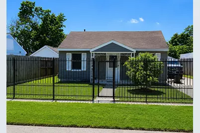 218 Hoffman Street #A, Houston, TX 77020 - Photo 1