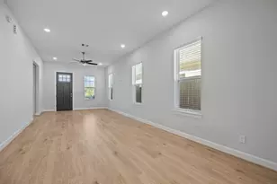 2505 S Houston Ave, Pearland, TX 77581 - Photo 3