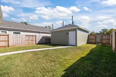 2505 S Houston Avenue, Pearland, TX 77581 - Photo 21