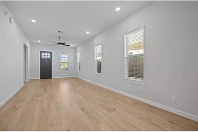 2505 S Houston Avenue, Pearland, TX 77581 - Photo 7