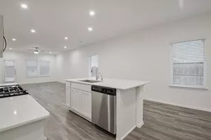 1055 Llano Trl, Dayton, TX 77535 - Photo 9