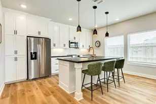 628 Greystone Ln, Angleton, TX 77515 - Photo 15