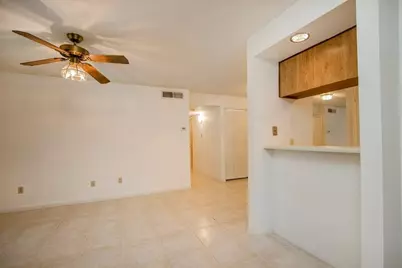 1516 Bay Area Boulevard #L6, Houston, TX 77058 - Photo 5