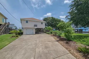 16704 Curlew Rd, Jamaica Beach, TX 77554 - Photo 1