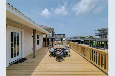 16704 Curlew Road, Jamaica Beach, TX 77554 - Photo 5