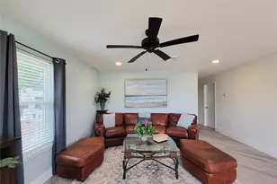 16704 Curlew Rd, Jamaica Beach, TX 77554 - Photo 9