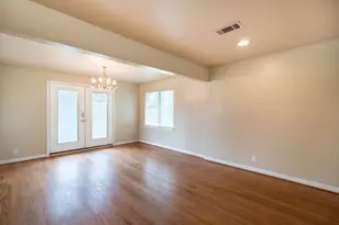 9718 Pine Lake Dr, Houston, TX 77055 - Photo 13