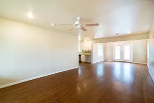 9718 Pine Lake Dr, Houston, TX 77055 - Photo 9