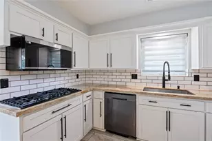 4034 Shady Springs Dr, Seabrook, TX 77586 - Photo 11