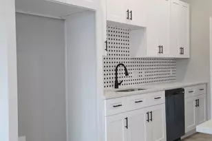 765 Enterprise St, Houston, TX 77088 - Photo 5