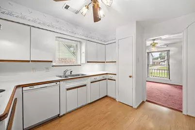 11407 Valley Spring Drive, Houston, TX 77043 - Photo 11