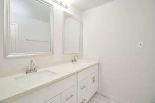 11818 Spring Grove Dr, Houston, TX 77099 - Photo 9