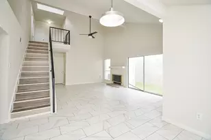 11818 Spring Grove Dr, Houston, TX 77099 - Photo 3