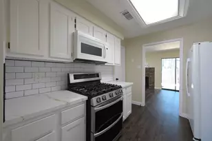 59 Willowwood Cir, The Woodlands, TX 77381 - Photo 15
