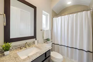 253 E 27th St, Houston, TX 77008 - Photo 15