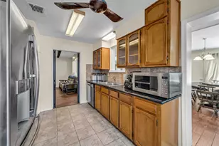 11203 Vanderford Dr, Houston, TX 77099 - Photo 5