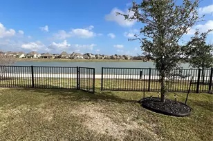 3102 Secret Lagoon Ln, Texas City, TX 77568 - Photo 5