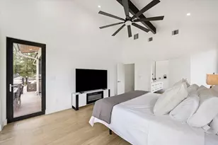 407 Brook Hollow Dr, Conroe, TX 77385 - Photo 19