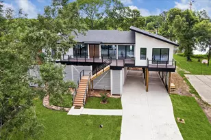 407 Brook Hollow Dr, Conroe, TX 77385 - Photo 1