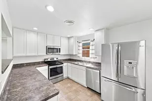 5910 High Star Dr, Houston, TX 77081 - Photo 17