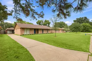 5910 High Star Dr, Houston, TX 77081 - Photo 3