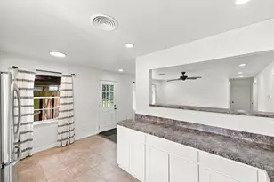 5910 High Star Dr, Houston, TX 77081 - Photo 19