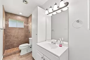 5910 High Star Dr, Houston, TX 77081 - Photo 27