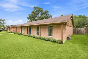 5910 High Star Dr, Houston, TX 77081 - Photo 43