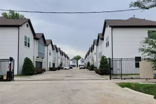 8014 Huntington Spgs Ln, Houston, TX 77093 - Photo 45