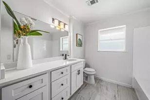 111 Princess Dr, Houston, TX 77034 - Photo 9