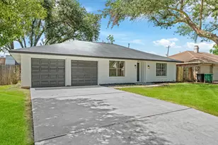 111 Princess Dr, Houston, TX 77034 - Photo 1