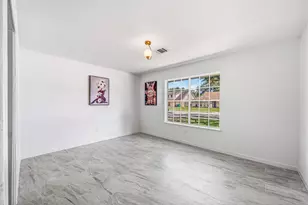 111 Princess Dr, Houston, TX 77034 - Photo 7
