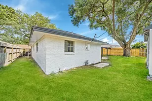 111 Princess Dr, Houston, TX 77034 - Photo 27