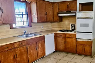 860 Bingman Dr, Beaumont, TX 77705 - Photo 3